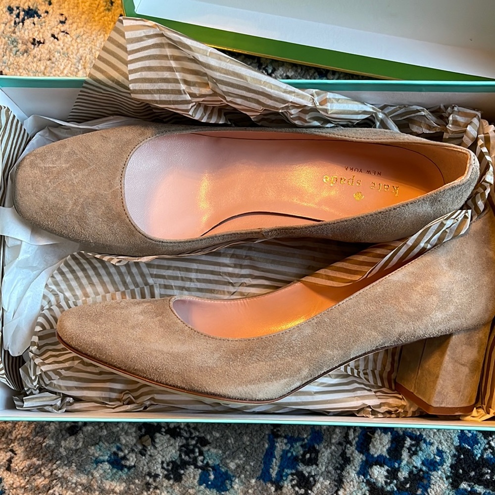 Kate Spade Delores Suede Pump (color, Stone - size 7)